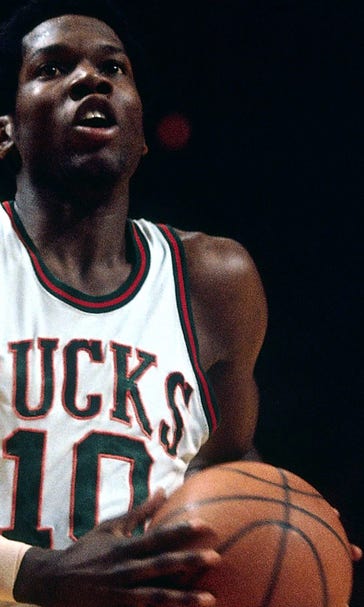 Bucks to retire Dandridge's number